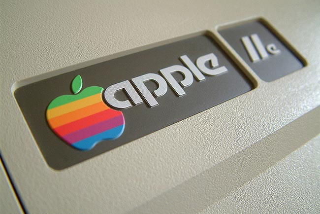 Apple 2 logo in the year 1977
